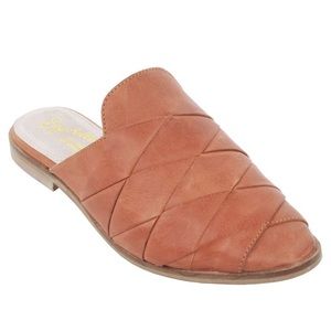 seychelles survival mules size 9
